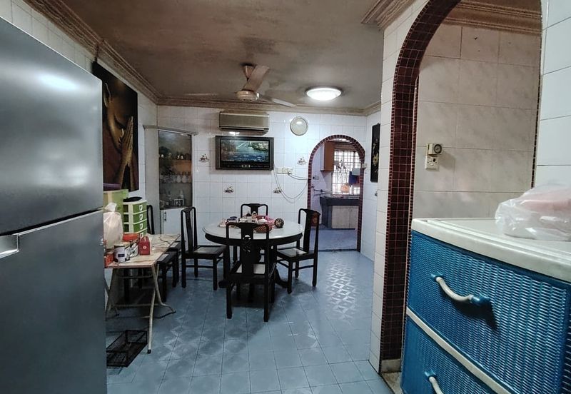 Puchong Jaya Corner 47x75 below market price fully reno & 115000exp