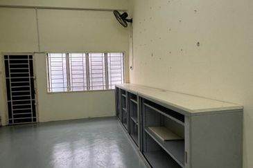 Rawang Town 3sty Shop Latus beside The Reef 