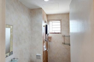 Bayu Puteri below market price +free 2 car park