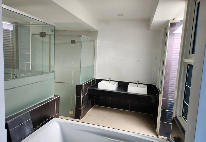 Laman Granview  3 sty Bungalow corner Fully Furnish can move in 