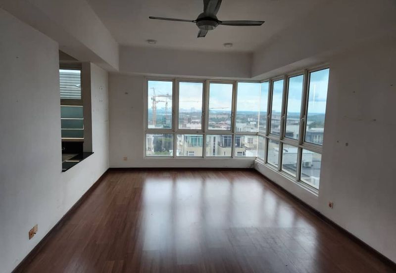 Laman Granview  3 sty Bungalow corner Fully Furnish can move in 