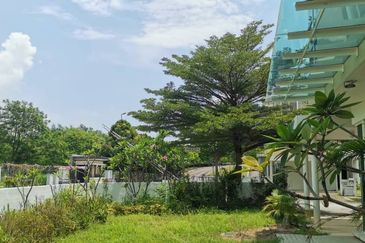 Laman Granview  3 sty Bungalow corner Fully Furnish can move in 