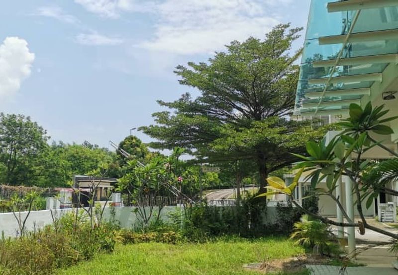 Laman Granview  3 sty Bungalow corner Fully Furnish can move in 