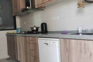 Laman Granview  3 sty Bungalow corner Fully Furnish can move in 