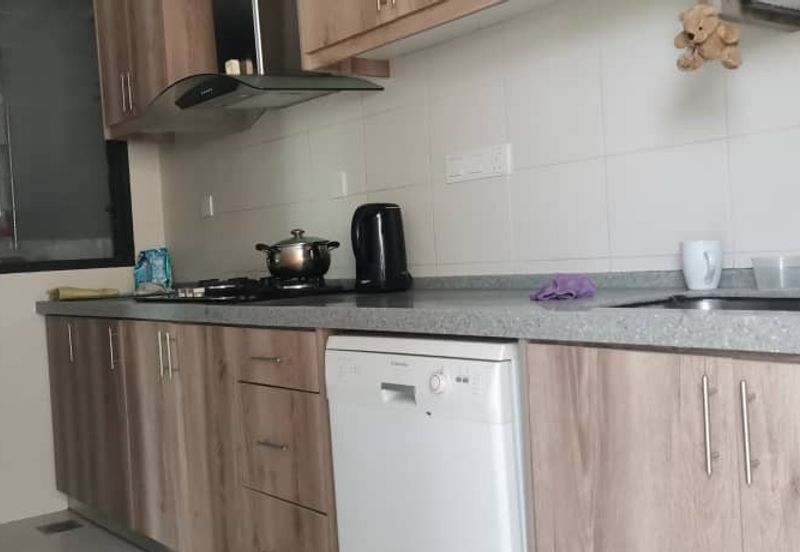 Laman Granview  3 sty Bungalow corner Fully Furnish can move in 