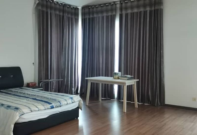 Laman Granview  3 sty Bungalow corner Fully Furnish can move in 