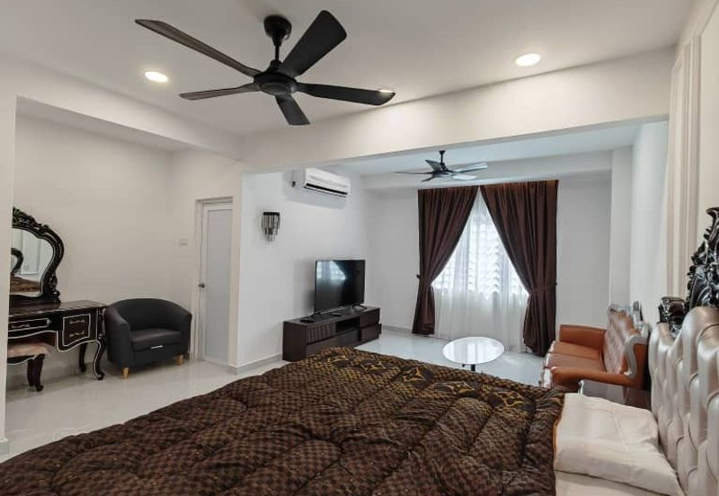 Puchong intan 3 sty new renovated new fully funished 