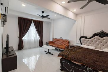 Puchong intan 3 sty new renovated new fully funished 