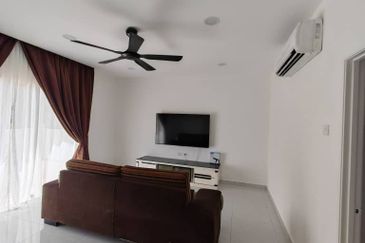 Puchong intan 3 sty new renovated new fully funished 