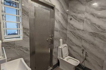 Puchong intan 3 sty new renovated new fully funished 