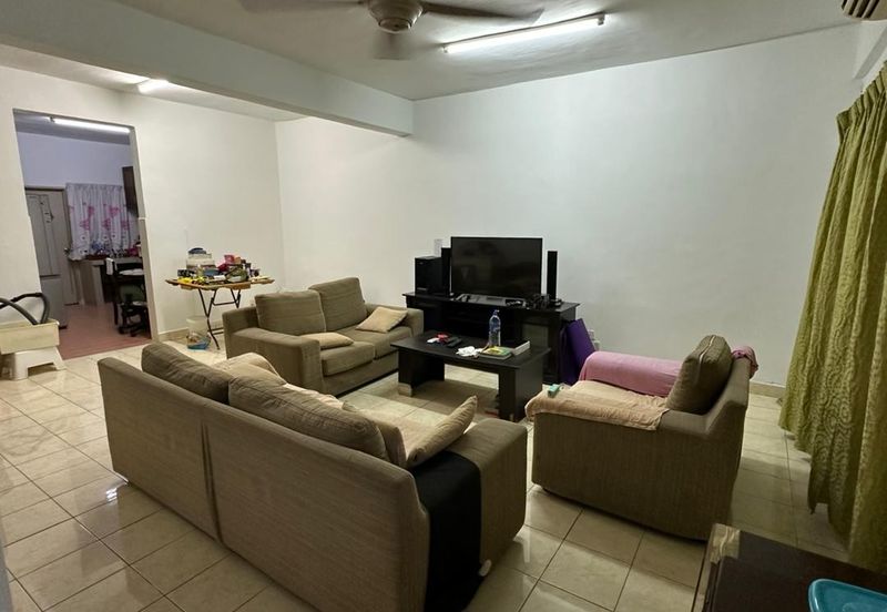 Taman Putra Prima (Phase 3) Super Nice Environment+Well-Kept+Facing South / East 320 per sq. ft