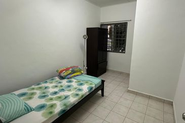 Taman Putra Prima (Phase 3) Super Nice Environment+Well-Kept+Facing South / East 320 per sq. ft