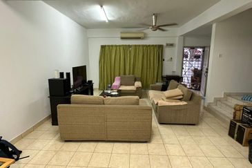 Taman Putra Prima (Phase 3) Super Nice Environment+Well-Kept+Facing South / East 320 per sq. ft