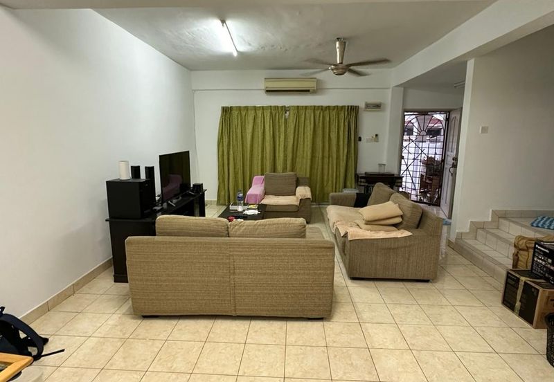 Taman Putra Prima (Phase 3) Super Nice Environment+Well-Kept+Facing South / East 320 per sq. ft