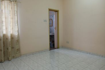 Taman Putra Prima (Phase 3) Super Nice Environment+Well-Kept+Facing South / East 320 per sq. ft