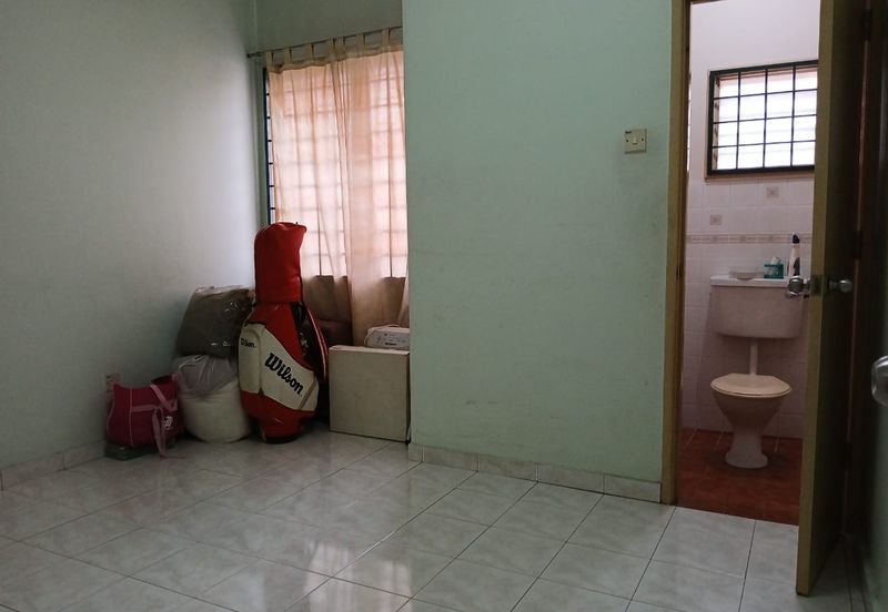 Taman Putra Prima (Phase 3) Super Nice Environment+Well-Kept+Facing South / East 320 per sq. ft