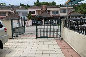 Taman Putra Prima (Phase 3) Super Nice Environment+Well-Kept+Facing South / East 320 per sq. ft