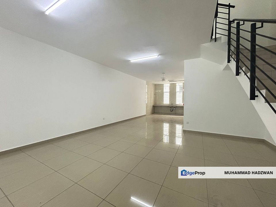 3 Storey Terrace @ Bangi Avenue 3 (Bare unit), Selangor, Kajang