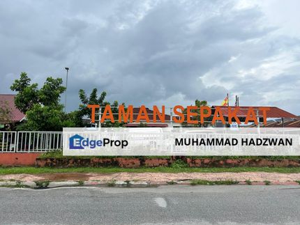 Single storey at Taman Sepakat Jalan Sg Long 32/140, Seksyen  32, Shah Alam, Selangor, Shah Alam