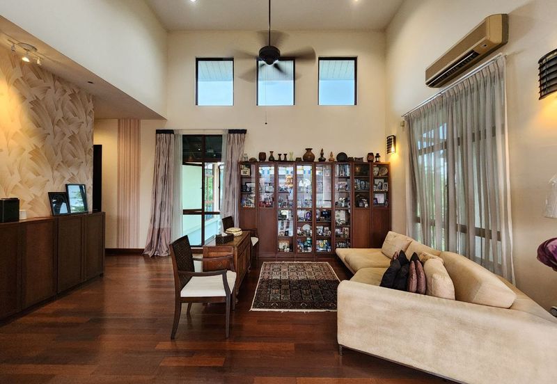 Jalan Awan Larat U8/74D