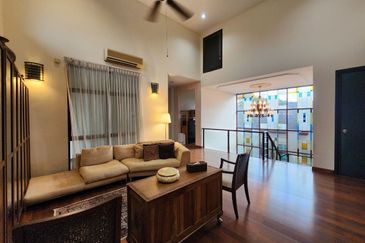 Jalan Awan Larat U8/74D