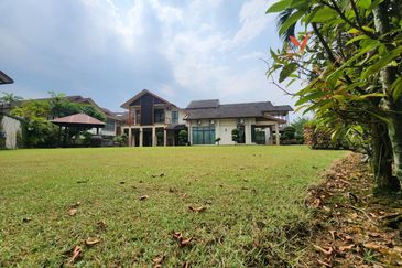 Jalan Awan Larat U8/74D