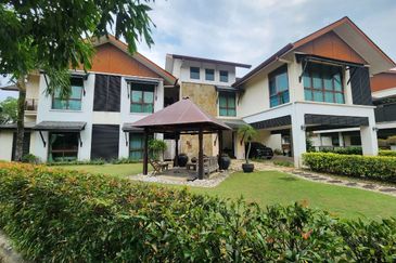 Jalan Awan Larat U8/74D