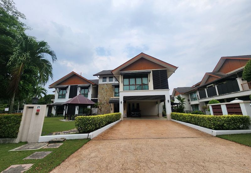 Jalan Awan Larat U8/74D