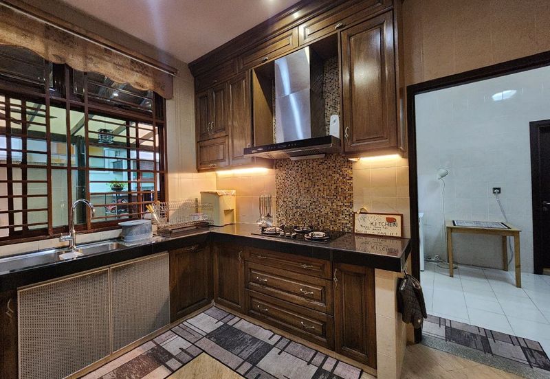 Jalan Awan Larat U8/74D