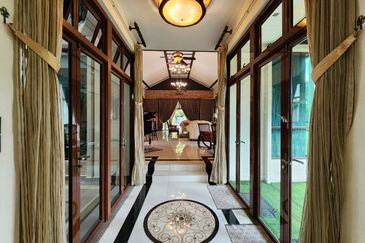 Jalan Awan Larat U8/74D