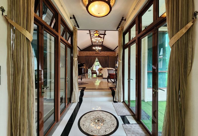 Jalan Awan Larat U8/74D