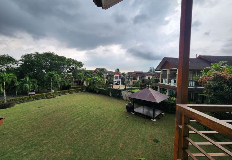 Jalan Awan Larat U8/74D