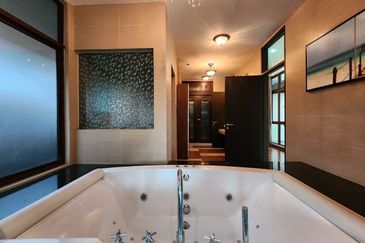 Jalan Awan Larat U8/74D