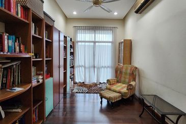 Jalan Awan Larat U8/74D