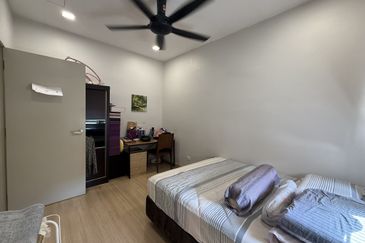 Saron @Bandar Bukit Raja