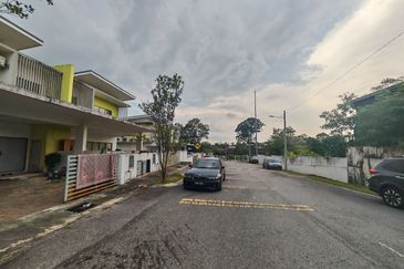 Persiaran Bukit Rahman Putra 2/1 