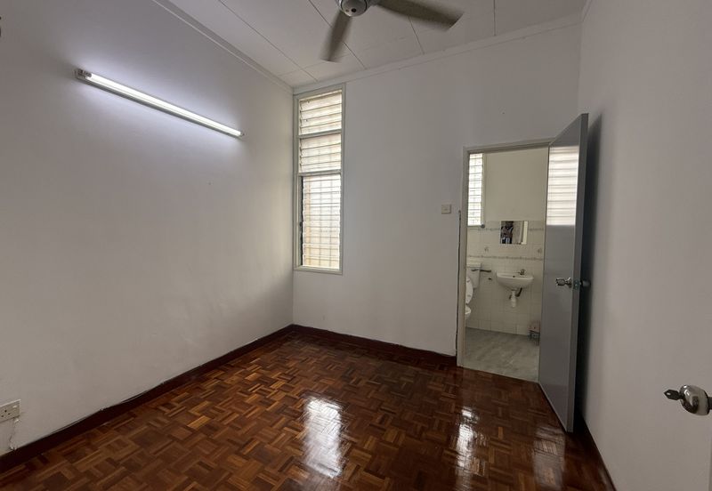 Jalan Bandar Kinrara 4/6