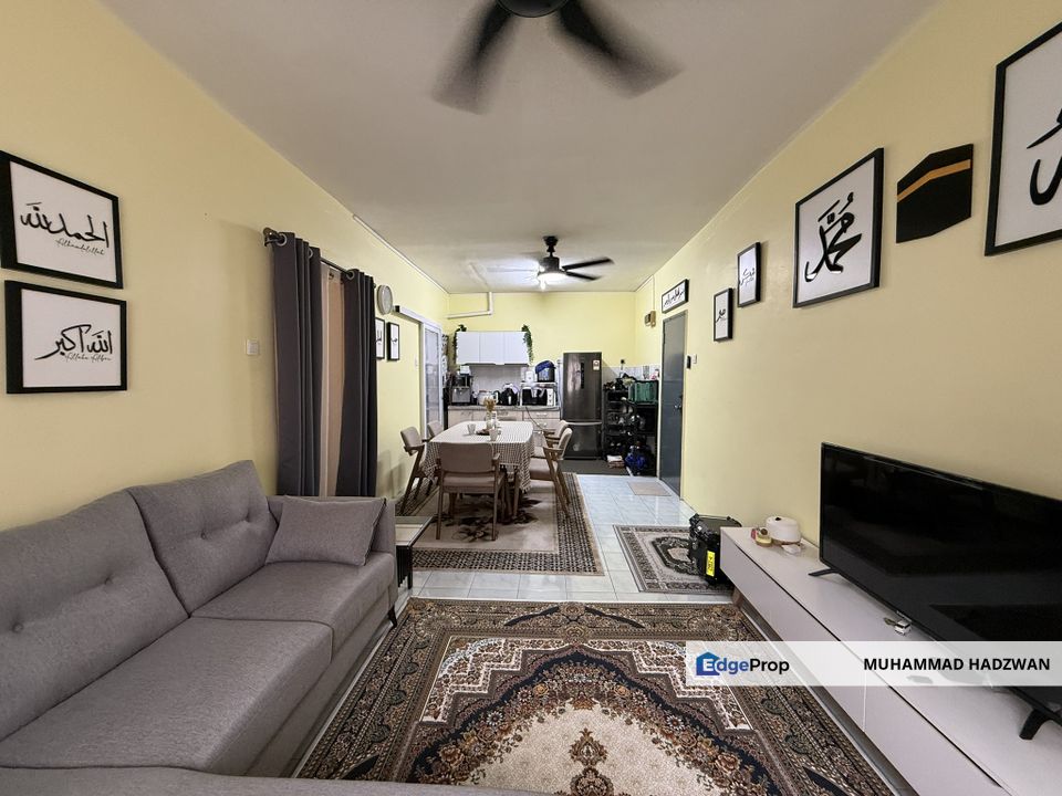 Ground Floor at Pangsapuri Putra Permai 1A (Anggerik), Taman Equine Seri Kembangan, Selangor, Seri Kembangan