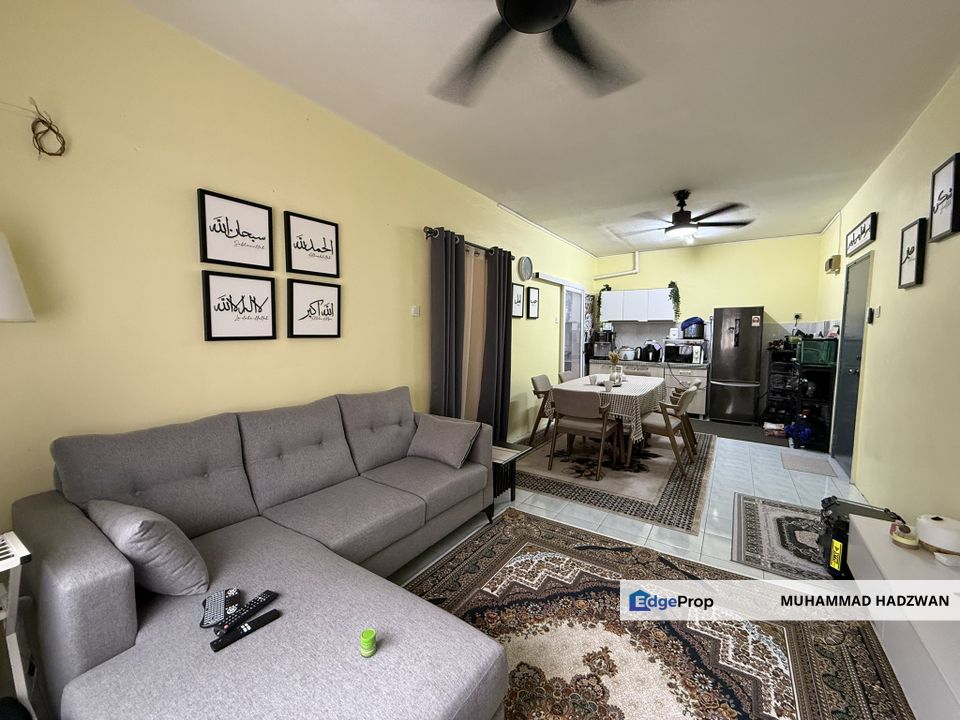 Ground Floor at Pangsapuri Putra Permai 1A (Anggerik), Taman Equine Seri Kembangan, Selangor, Seri Kembangan