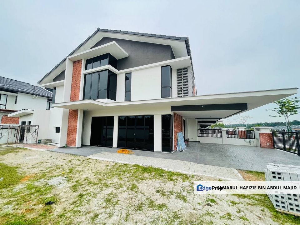 ELMINA VALLEY 5 ELMINA CITY DOUBLE STOREY HOUSE CORNER LOT FOR SALE