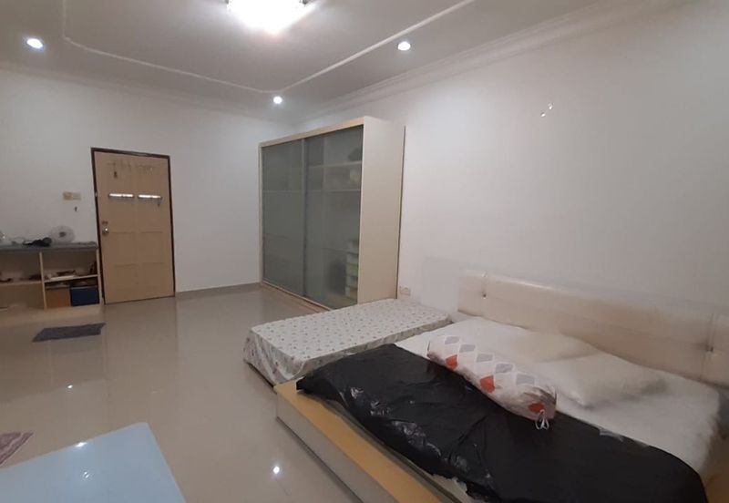 SL7, Bandar Sungai Long