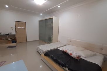 SL7, Bandar Sungai Long