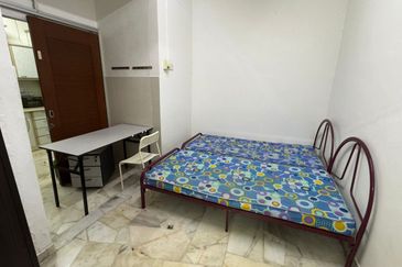 SL7, Bandar Sungai Long