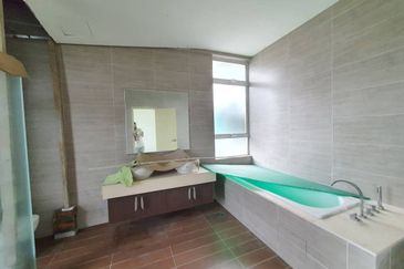 Avenue 6, Bandar Tun Hussein Onn