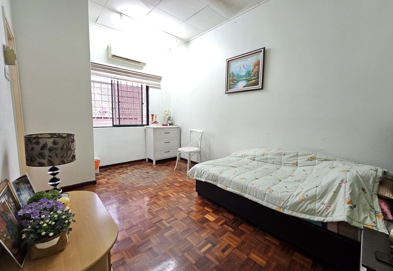 SL 4, Bandar Sungai Long