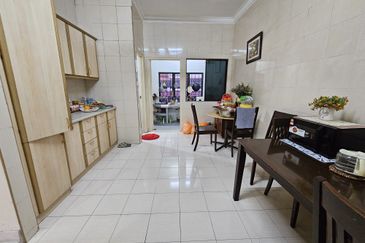 SL 4, Bandar Sungai Long