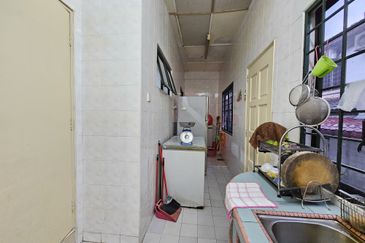 SL 4, Bandar Sungai Long