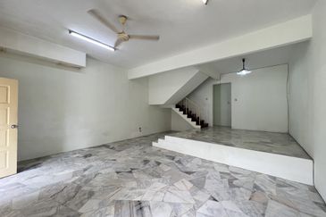 SL 6, Bandar Sungai Long