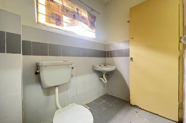 SL 6, Bandar Sungai Long