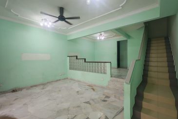 SL7, Bandar Sungai Long